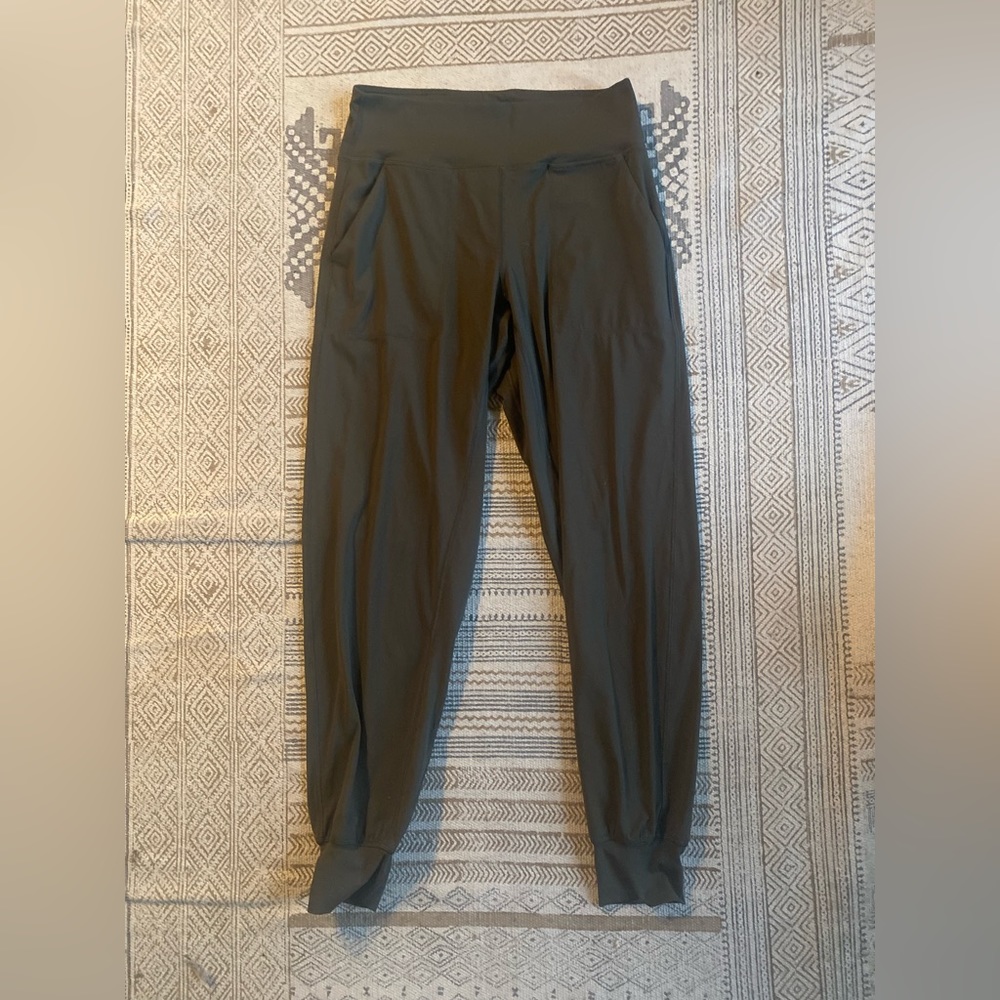Belle & Bell Joggers - Size Small